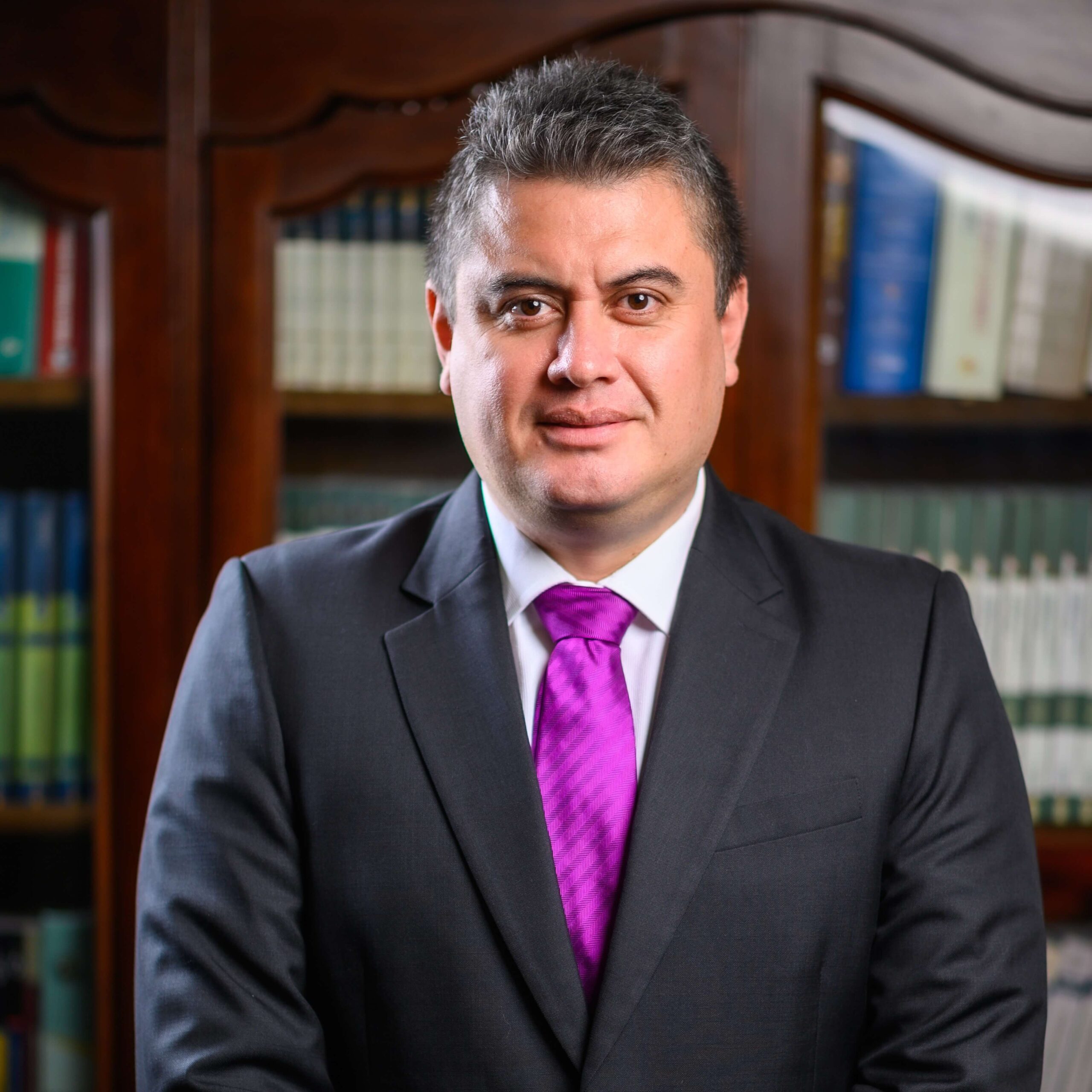 Dr. Josue Manuel Villalobos Campana